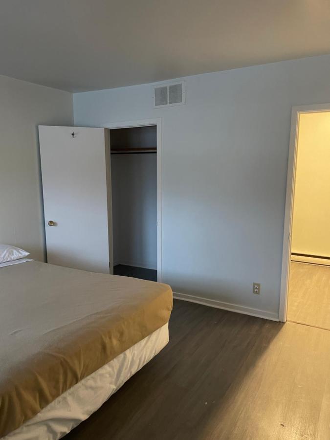 Norfolk Motel Фредериктон Экстерьер фото