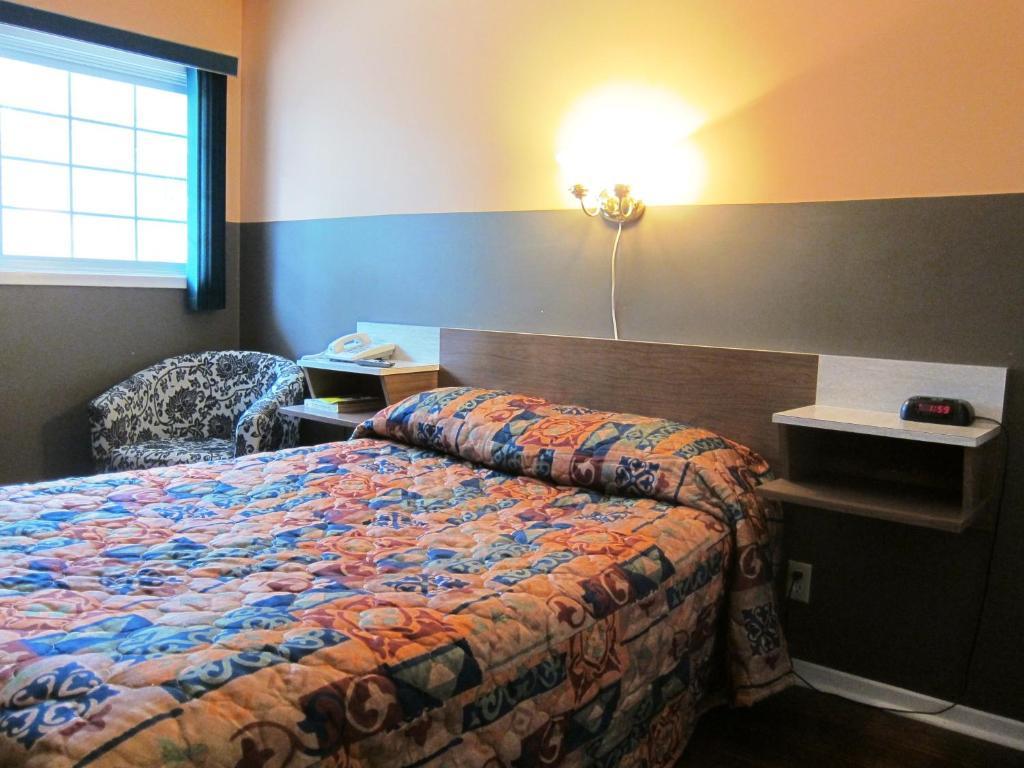 Norfolk Motel Фредериктон Номер фото